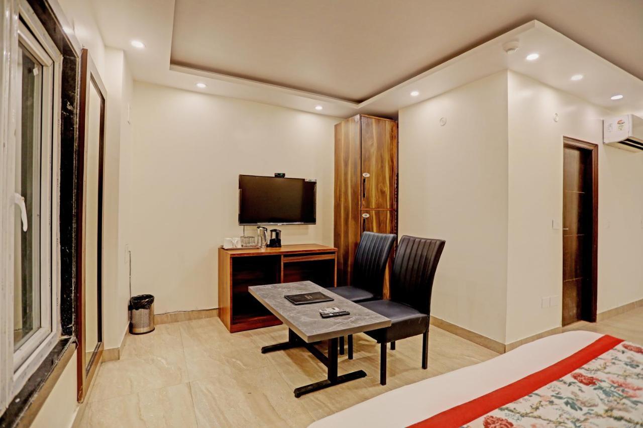 Staybook Hotel Atlanta New Delhi Train Station Ngoại thất bức ảnh