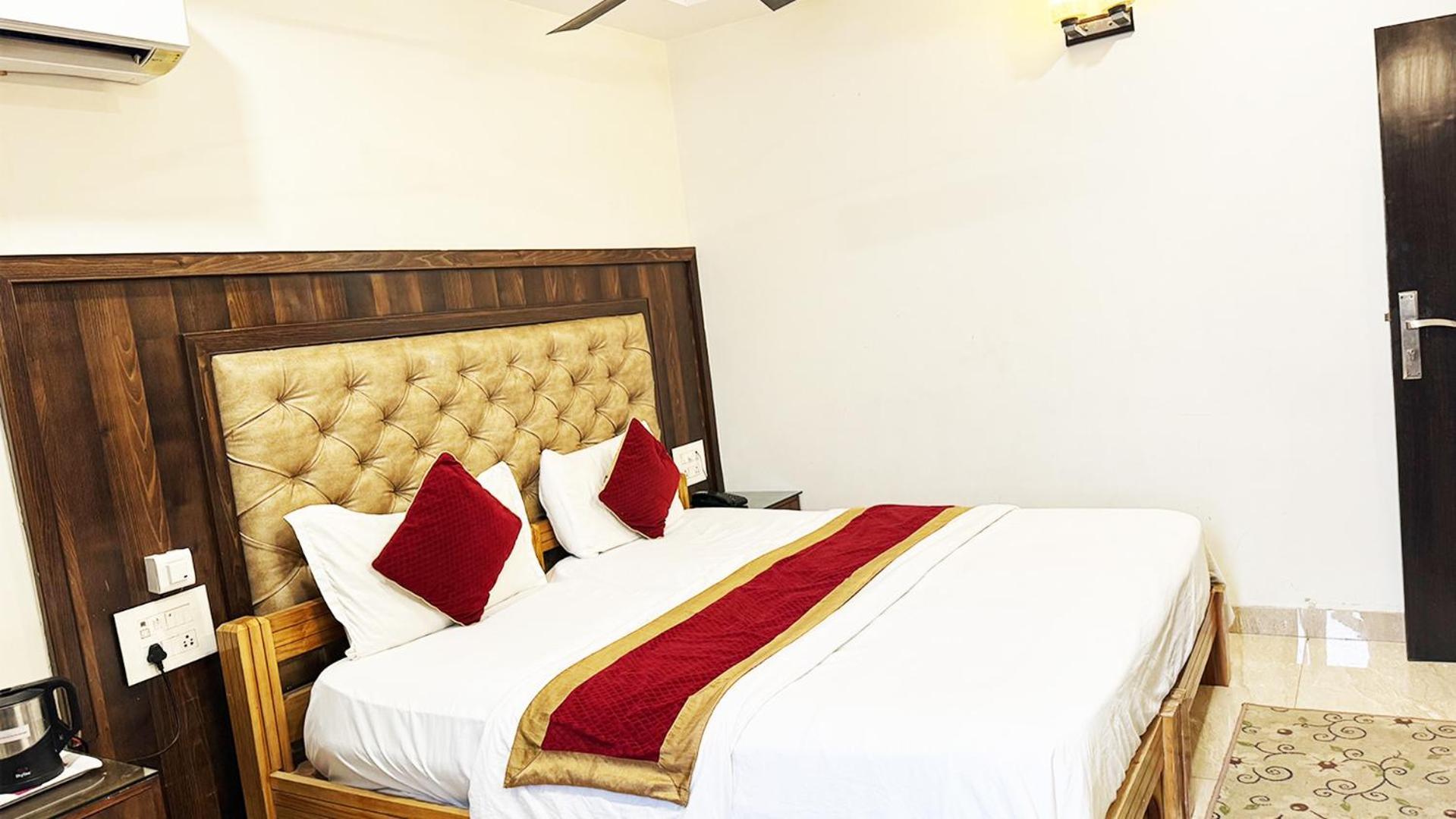 Staybook Hotel Atlanta New Delhi Train Station Ngoại thất bức ảnh
